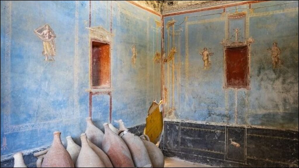 Pompeii’s Stunning Blue Walls
